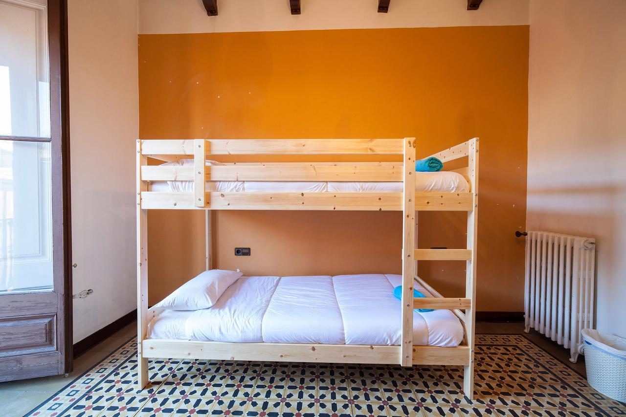 Bed In Girona Bed & Breakfast Exterior photo