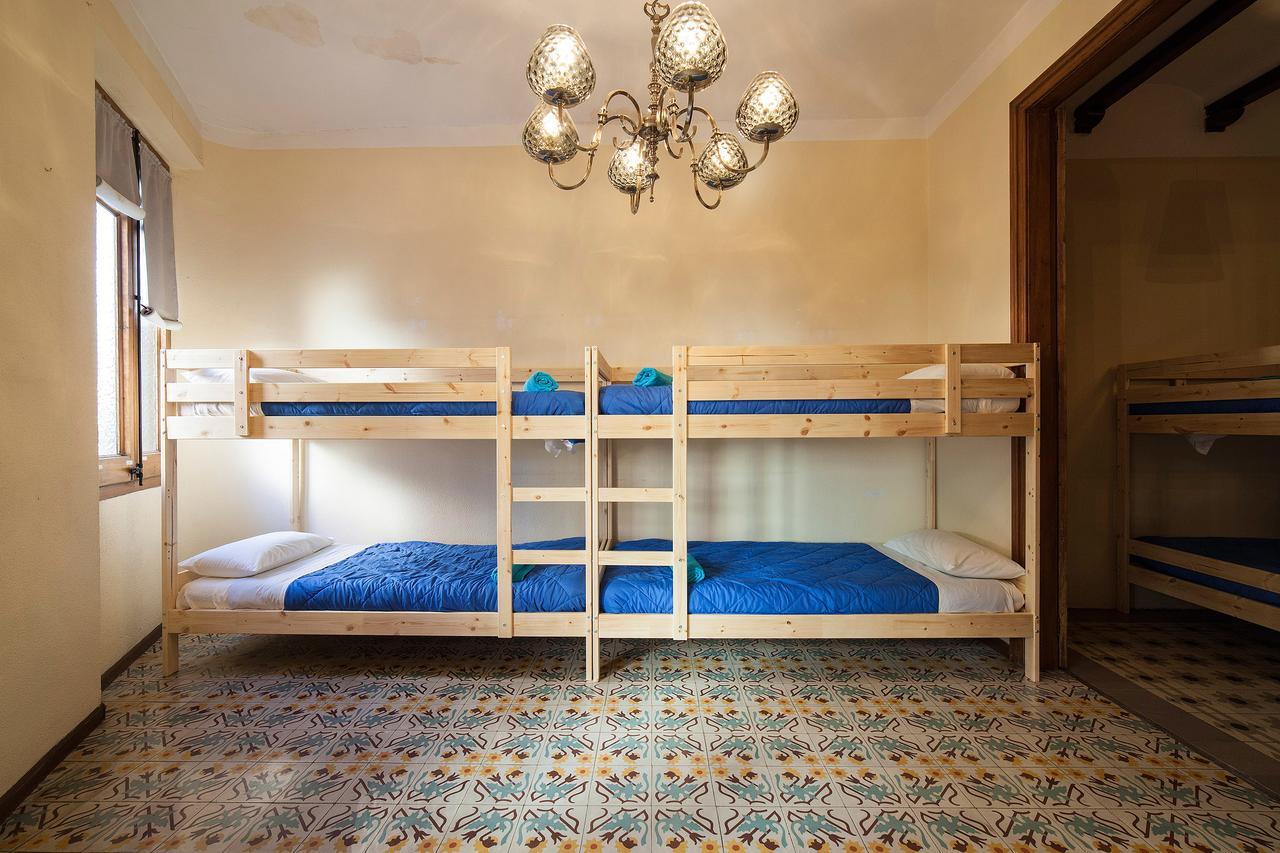 Bed In Girona Bed & Breakfast Exterior photo