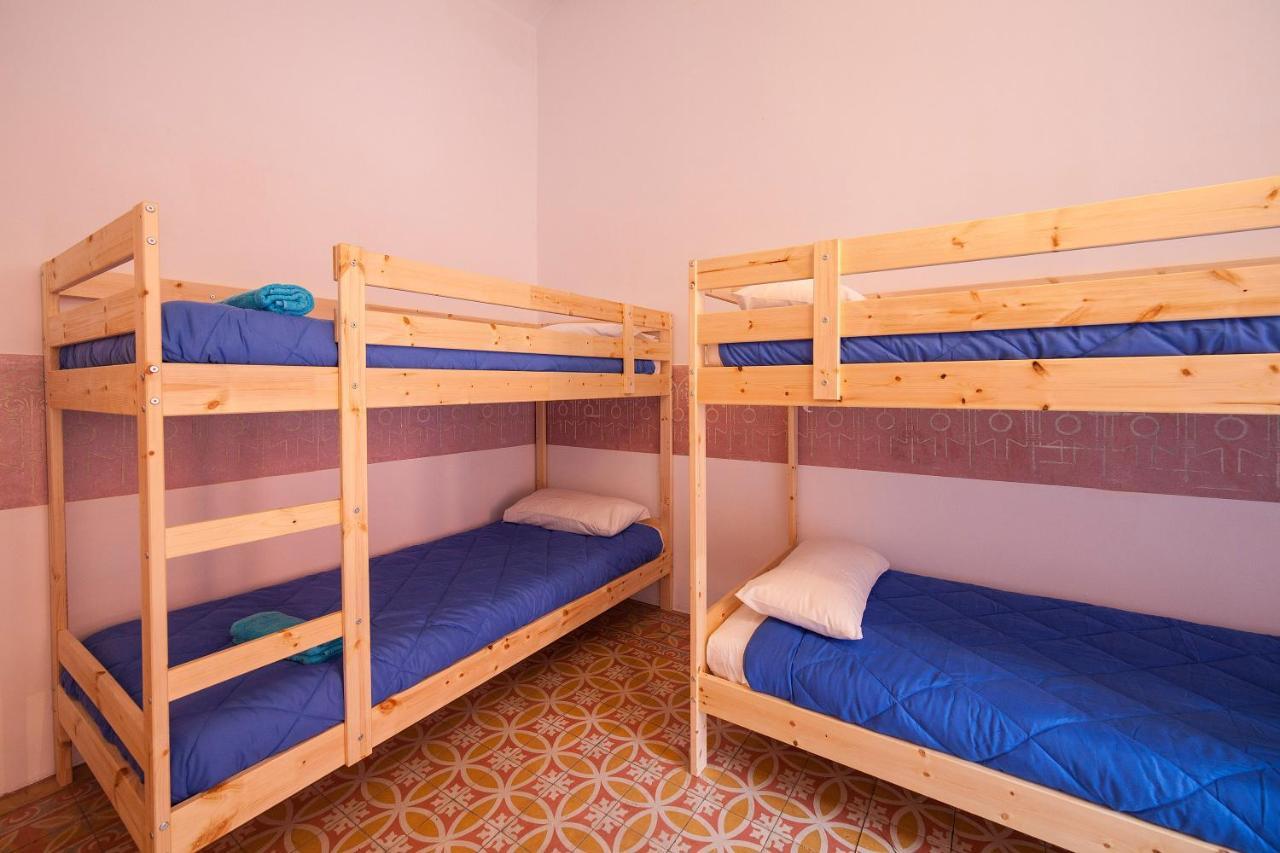 Bed In Girona Bed & Breakfast Exterior photo